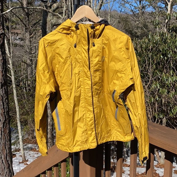 RED LEDGE Yellow Lightweight Rain Jacket - Picture 2 of 11